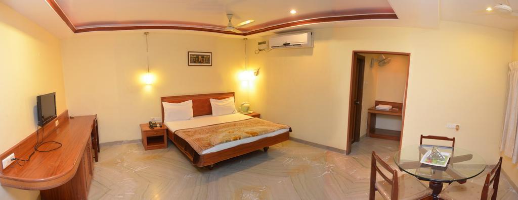 Hotel Raya'S Annexe-1 Кумбаконам Экстерьер фото