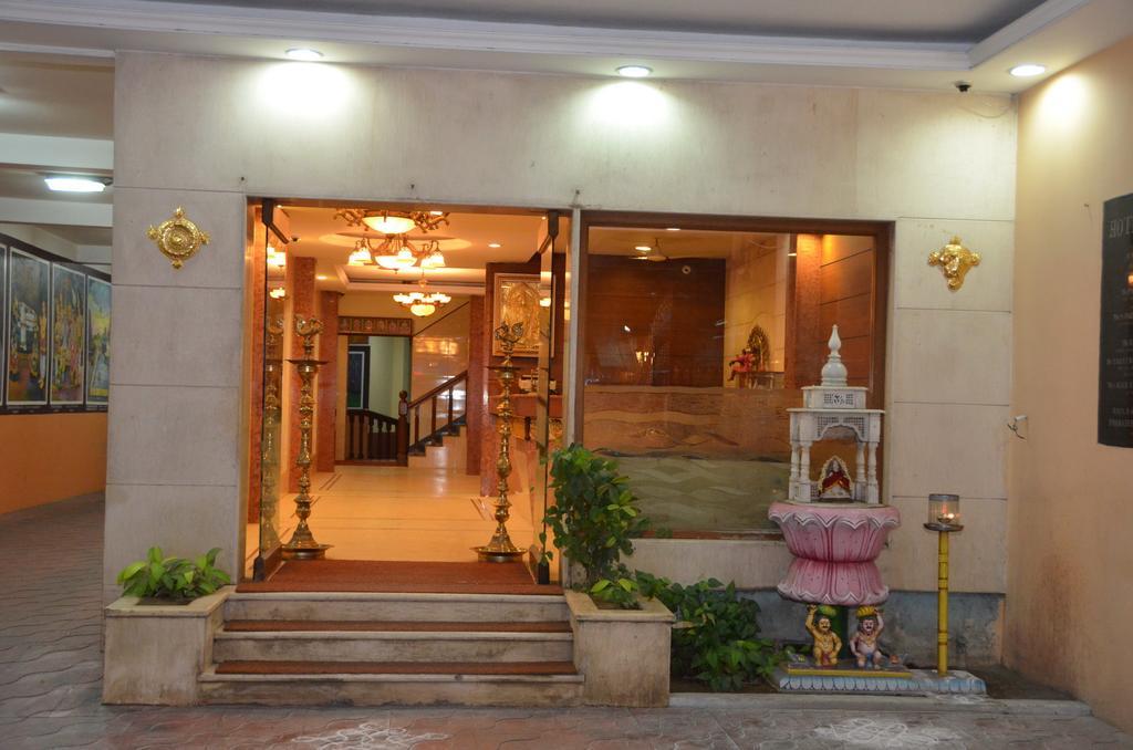 Hotel Raya'S Annexe-1 Кумбаконам Экстерьер фото